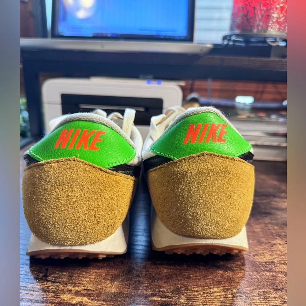 Nike Day Break Wheat Lime Black Sneakers Size 9 - Picture 7 of 14